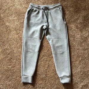 American Eagle Gray Men’s Joggers. SM